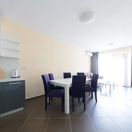 Apartment In Garden Palace Baltschik